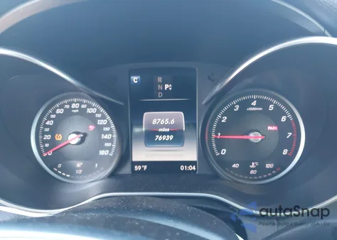 2017 Mercedes-Benz C 300 Sport z USA, uszkodzony, nr VIN 55SWF4JB8HU194448